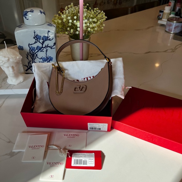 VLOGO SIGNATURE CALFSKIN HOBO MINI BAG WITH JEWEL LOGO - Picture 7 of 12